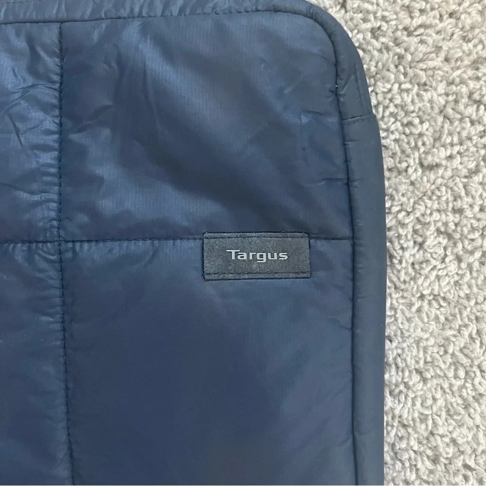 Targus Crave Blue Netbook Slipcase for up to 10.2